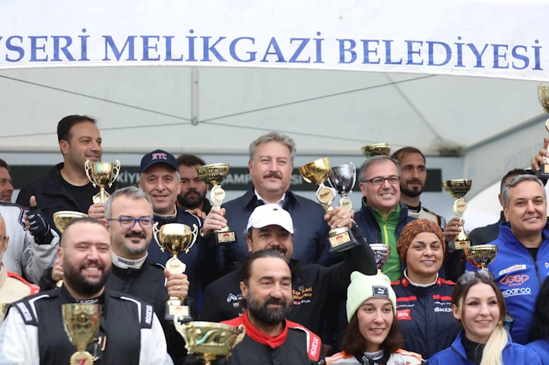 AKSİYON VE HEYECAN DOLU MELİKGAZİ TIRMANMA YARIŞI ÖDÜL TÖRENİ İLE SONA ERDİ