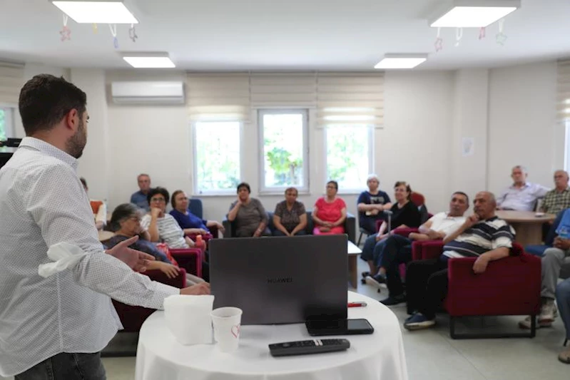 Merkezefendili Büyükler İçin Özel Seminer