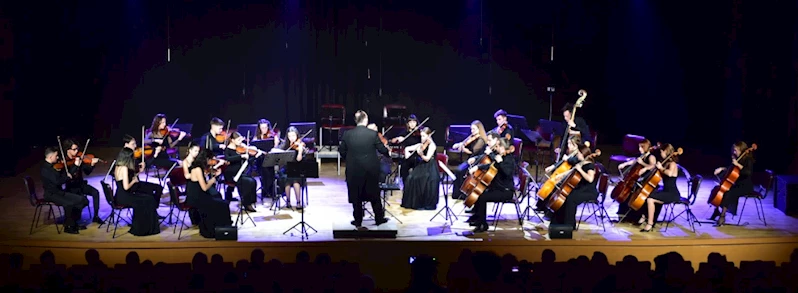 Ünlü Keman Virtüözü Cihat Aşkın ve ÇOMÜ Devlet Konservatuarı Senfoni Orkestrası Konserine Yoğun İlgi