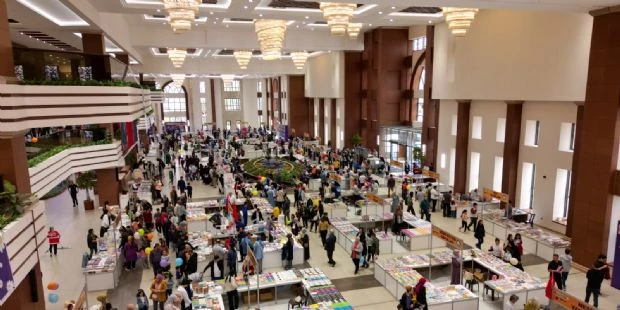 Belediyemiz Gazianteplileri Sevdikleri Kitaplar Ve Yazarlarla Buluşturuyor