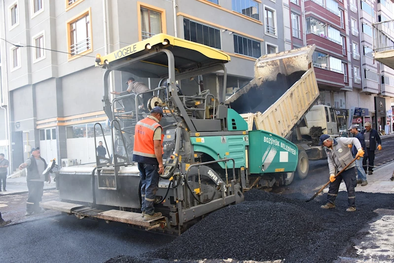 ÇOLAK İBRAHİM BEY CADDESİ’NDE ASFALTLAMA ÇALIŞMASI