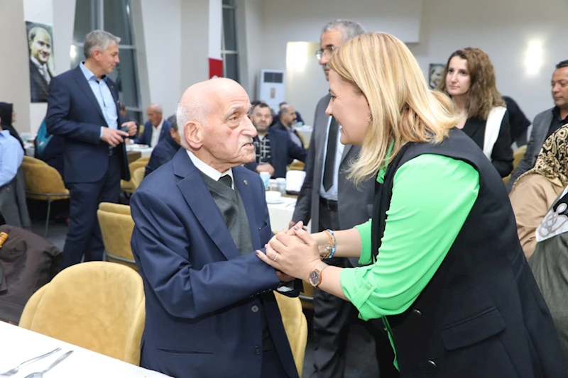 BAŞKAN HÜRRİYET, MUHTARLARIN GÜNÜNÜ KUTLADI