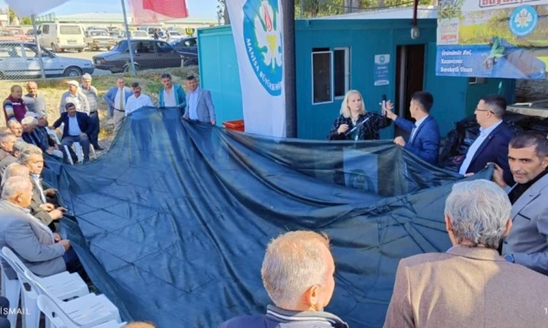 Köprübaşılı Üreticilere Zeytin Toplama Örtüleri Dağıtıldı