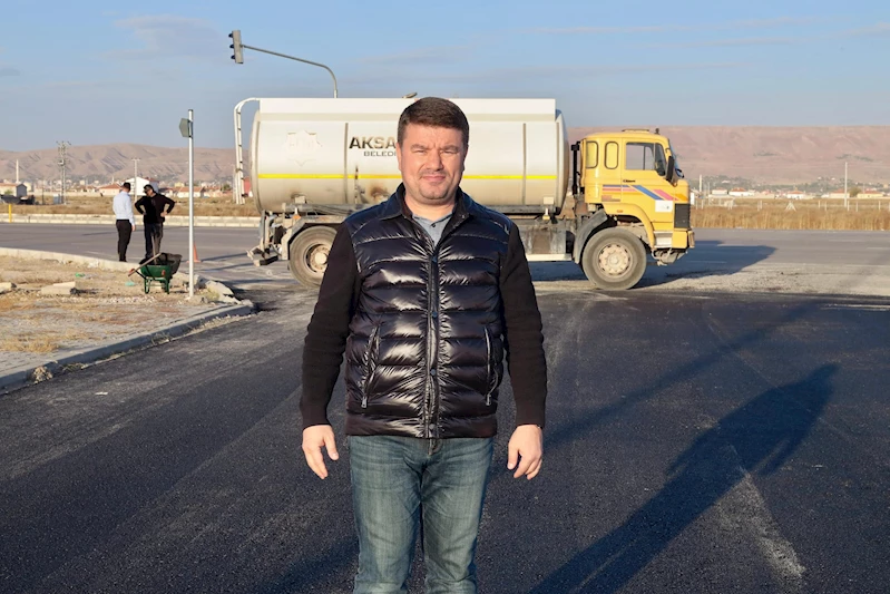YENİ SANAYİ SİTESİNDE ANA CADDELER SICAK ASFALTLA KAPLANIYOR