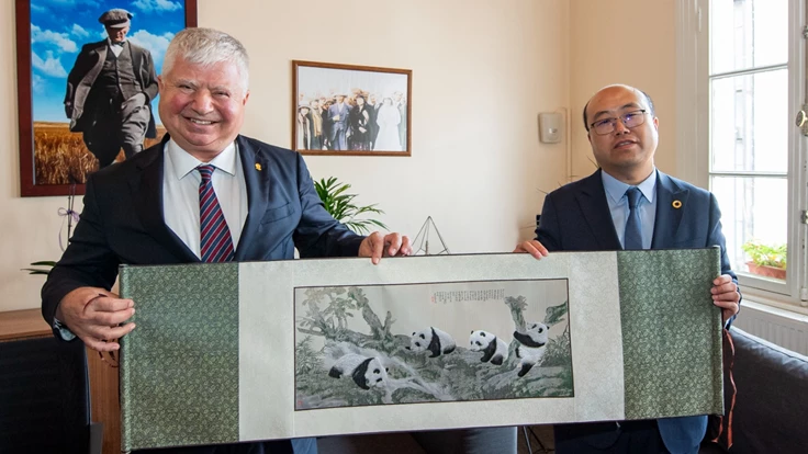 İzmir’in 2026 Avrupa Gençlik Başkenti adaylığı için Çin’den destek