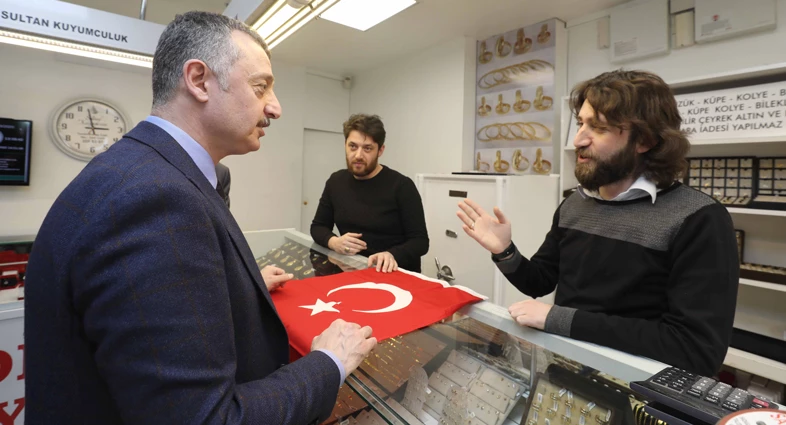 Büyükşehir 20 bin Türk Bayrağı dağıtacak