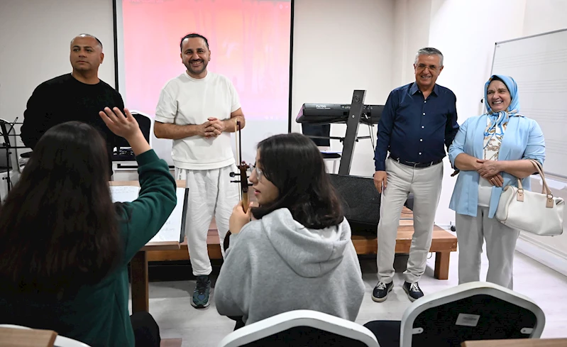 100 kişilik Kemer Belediyesi Cumhuriyet Orkestrası kutlamalara hazır