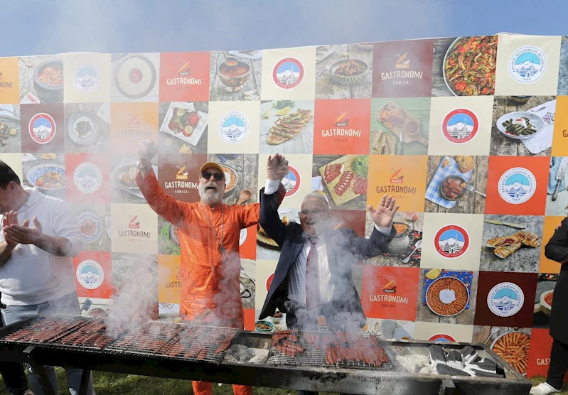 Başkan Büyükkılıç, Gastronomi Günleri’nde Stantları Gezdi, Ünlü Şeflerle Yemek Yaptı