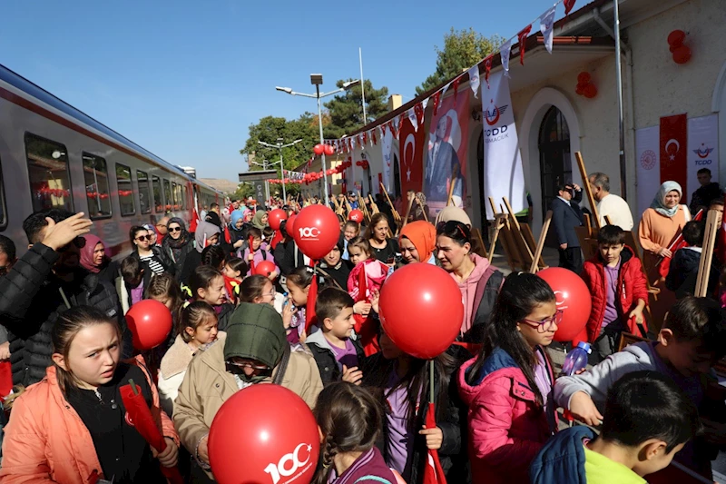 100. Yıl Cumhuriyet Treni Çankırı Garında