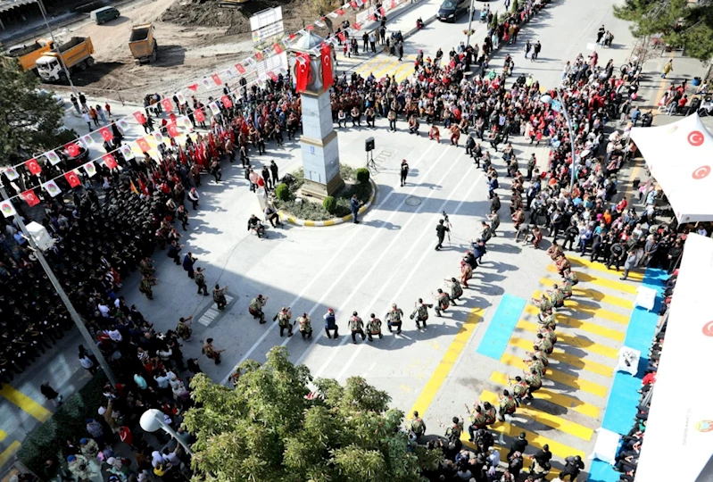 Cumhuriyetin 100. Yılında 100 Yaren Oynadı