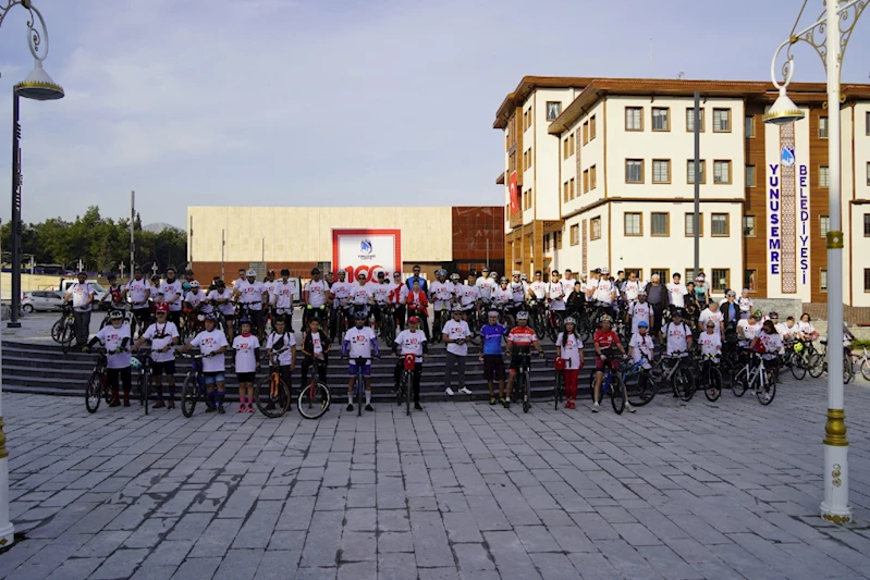 YUNUSEMRE’DE YÜZÜNCÜ YILDA YÜZ KM’LİK BİSİKLET TURU YAPILDI