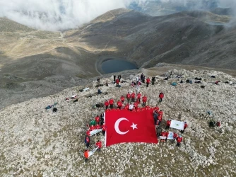 Osmangazili Dağcıların ‘100. Yıl’ Zirve Tırmanışı