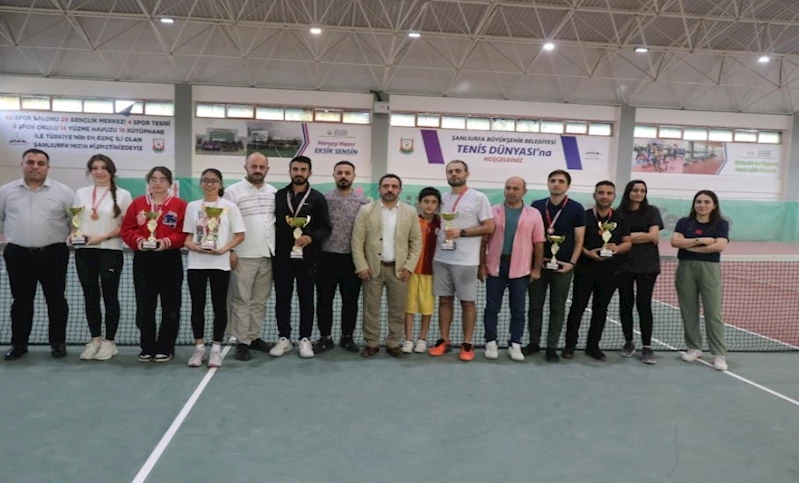 100. Yıl Tenis Turnuvasında Kupalar Sahiplerini Buldu