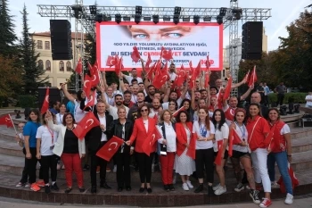 PORSUK ÇAYI’NDA KÜREKLER  CUMHURİYET’İN 100. YILI İÇİN ÇEKİLDİ