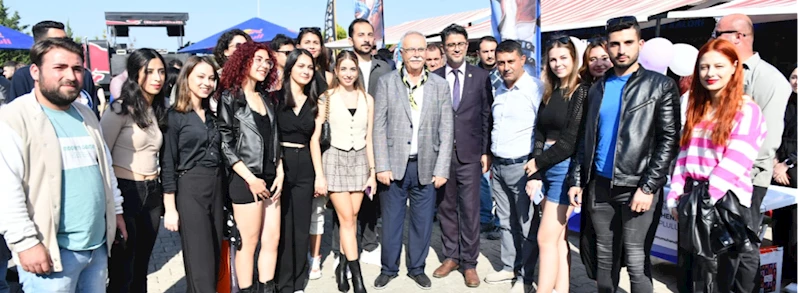 Başkan Gökhan Topluluk Tanıtım Günlerinde Öğrenciler ile Buluştu