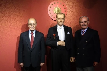 10. CUMHURBAŞKANI SEZER MÜZEYE HAYRAN KALDI