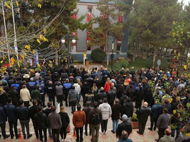 ODUNPAZARI BELEDİYESİ ATA’SINI UNUTMADI