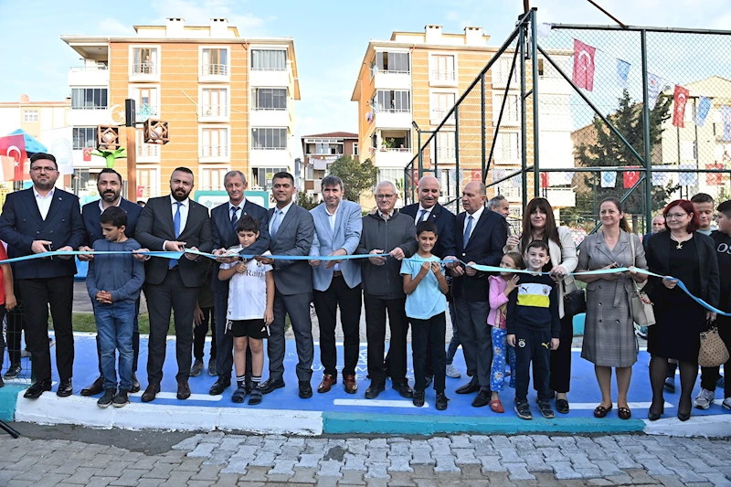 Sil baştan yenilenen Mehmetçik Parkı törenle açıldı