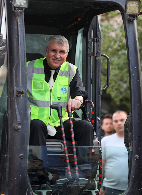 Dev altyapı projesinde sona doğru: “60 milyon TL’lik proje ile Erenler’in altyapı geleceği garanti altında”