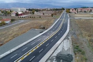 Hacı Ali Akın Caddesinde Sıcak Asfalt ve Tretuvar çalışmaları tamamlandı