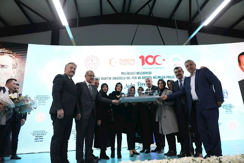 MİLLİ EĞİTİM BAKANI YUSUF TEKİN:  “BÖYLE BELEDİYE BAŞKANLARININ KIYMETİNİ BİLİN”