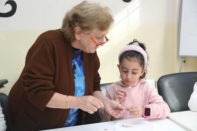 İZMİT BELEDİYESİ ÇOCUK ATÖLYELERİ AKPINAR’DA DEVAM ETTİ