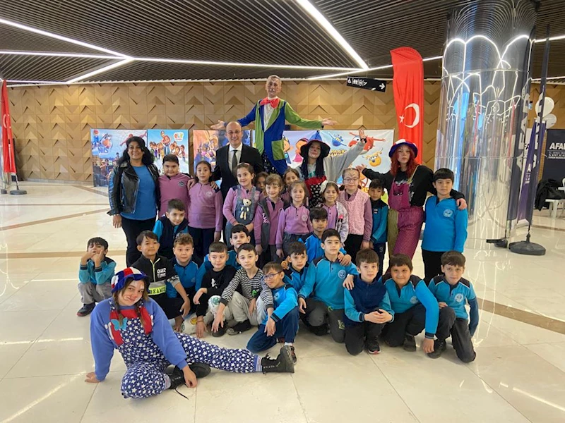 BAŞKAN ÖRKİ “ÇOCUKLARIN AĞLAMADIĞI BİR DÜNYA TEMENNİ EDİYORUM”