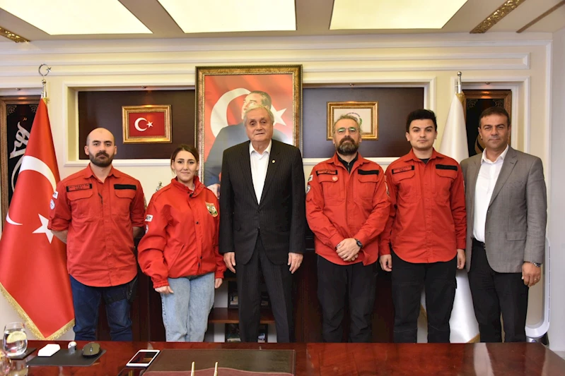 BOZÜYÜK AKUT EKİBİNDEN BELEDİYE BAŞKANI MEHMET TALAT BAKKALCIOĞLU’NA ZİYARET