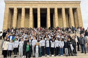 HALK AKADEMİSİ ÖĞRENCİLERİMİZ ANITKABİR’İ ZİYARET ETTİ