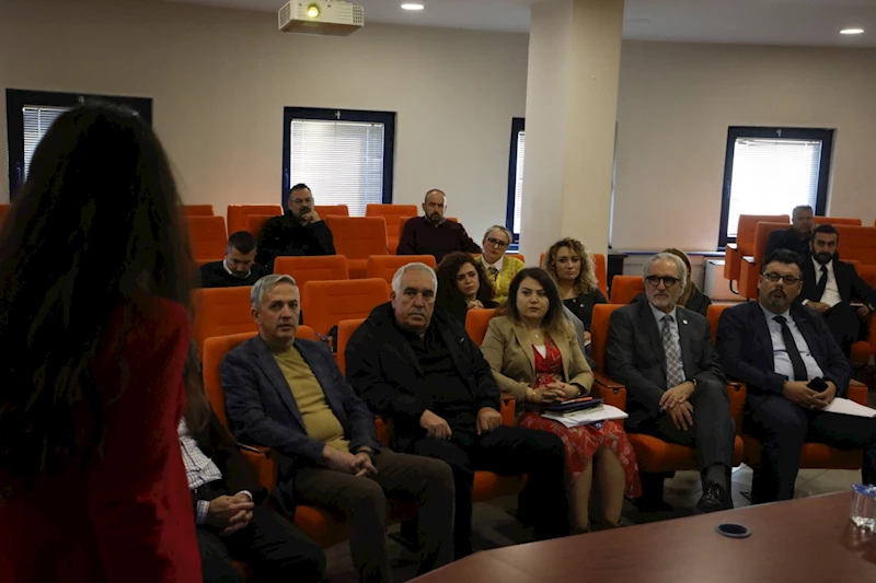 İZMİT BELEDİYESİ YÖNETİCİLERİNE KADINA YÖNELİK ŞİDDETLE MÜCADELE EĞİTİMİ