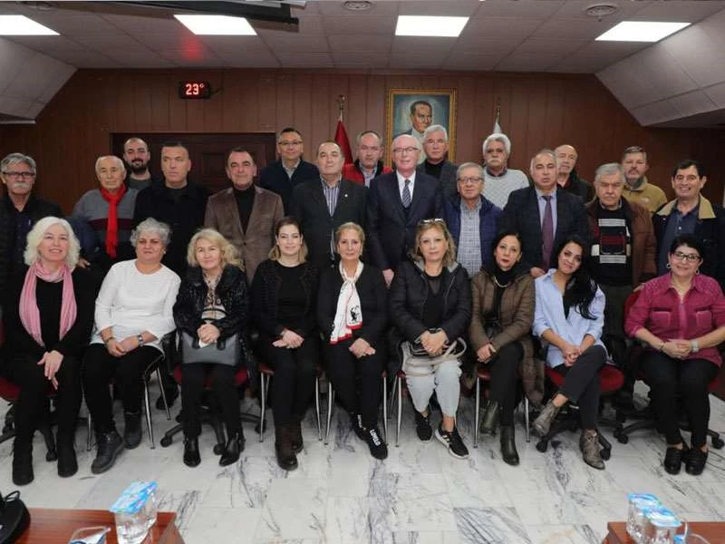 KIRMIZITOPRAK MAHALLE MECLİSİ BAŞKAN KURT’U ZİYARET ETTİ