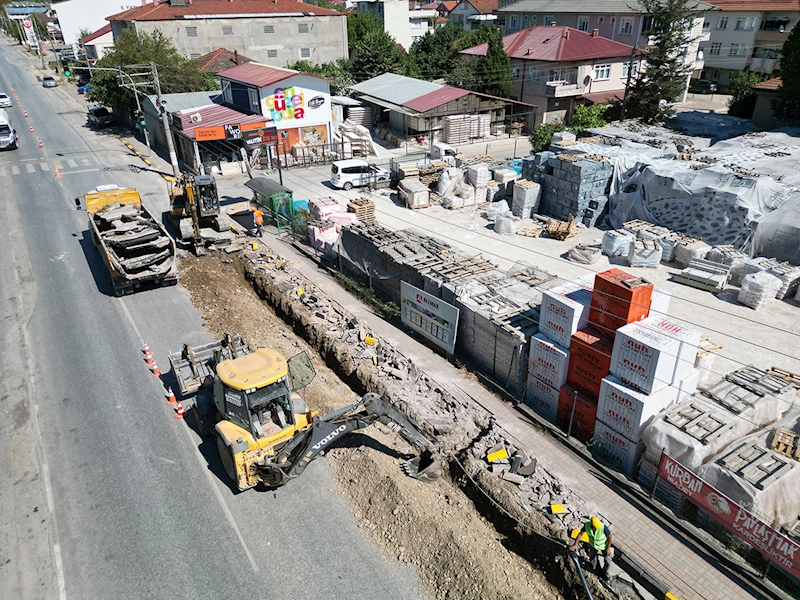Akyazı’nın altyapı çalışmasında sona gelindi: “Toplam 11 bin metrelik hattı yenileyeceğiz”