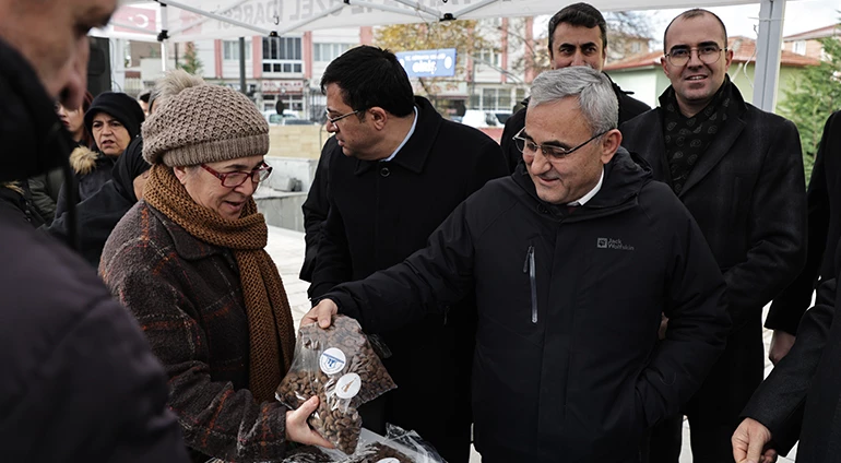 SOKAK HAYVANLARINI YALNIZ BIRAKMIYORUZ