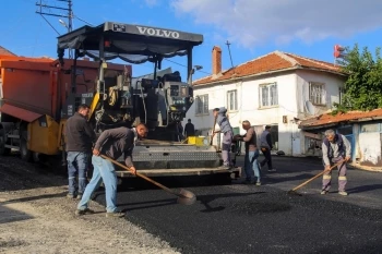 BÜYÜKŞEHİR’DEN MİHALIÇÇIK’TA YOL ÇALIŞMASI