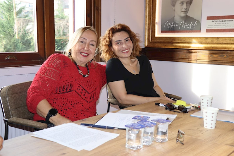 İZMİT BELEDİYESİ ZÜBEYDE HANIM KONAĞI’NDA YARATICI YAZARLIK ATÖLYESİ BAŞLADI