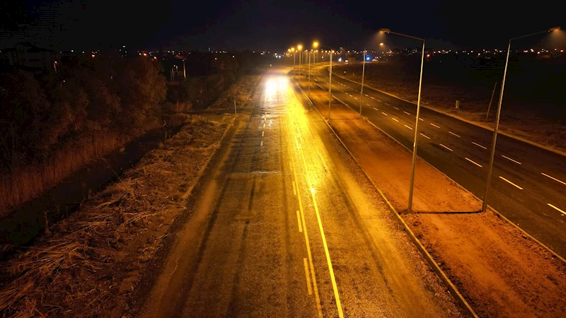 50 METRELİK YENİ BULVAR YOLU IŞIKLANDIRILDI