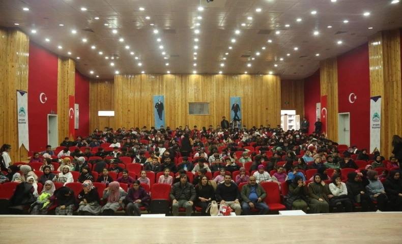 Eyyübiye Gençliği Tiyatroya Büyük İlgi Gösterdi