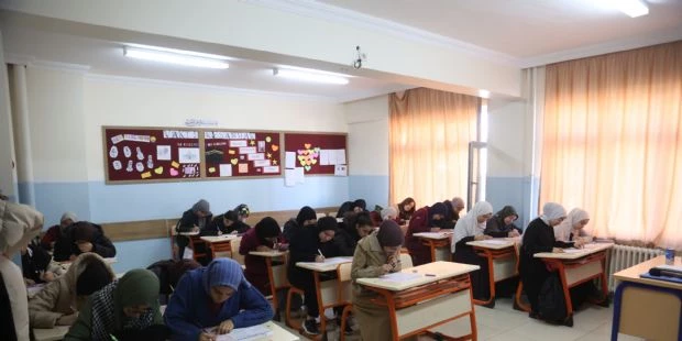 Şahinbeyli Öğrenciler Umre İçin Ter Döktü