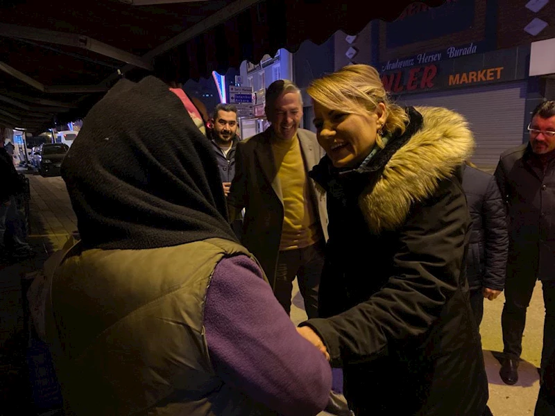 HÜRRİYET, BU KEZ YEŞİLOVA’DA SERVİS BEKLEYEN EMEKÇİLERLE BULUŞTU