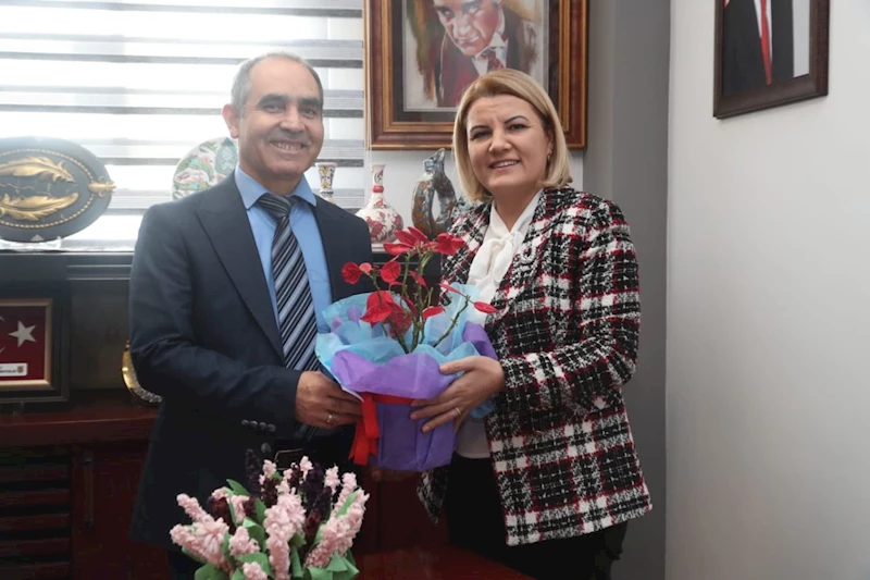 BAŞKAN HÜRRİYET, HALK EĞİTİMİ MERKEZİ MÜDÜRÜ NEJAT SAZAK’I ZİYARET ETTİ
