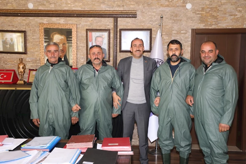 İncesu Belediyesi olarak vatandaşlarımızın cenaze defin işlerini ÜCRETSİZ olarak yapan Sn. Bekir Divar, Sn. Ali Süt, Sn. Bülent Aykar ve Sn. Mehmet Keleş