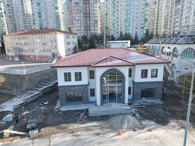 GENÇLERİN MELİKGAZİ’DE EN ÇOK SEVDİĞİ AKIL KÜPÜ KÜTÜPHANELERİNE BİR YENİSİ DAHA EKLENİYOR