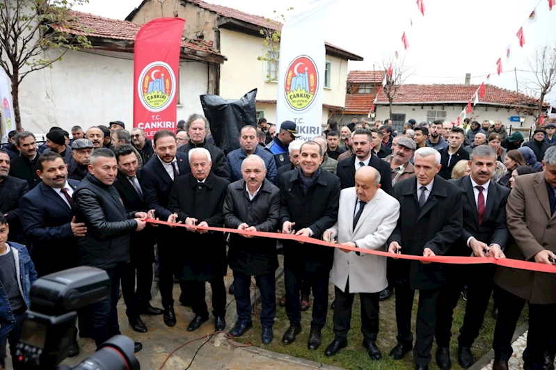 Ahmet Mecbur Efendi Kütüphanesi Açıldı