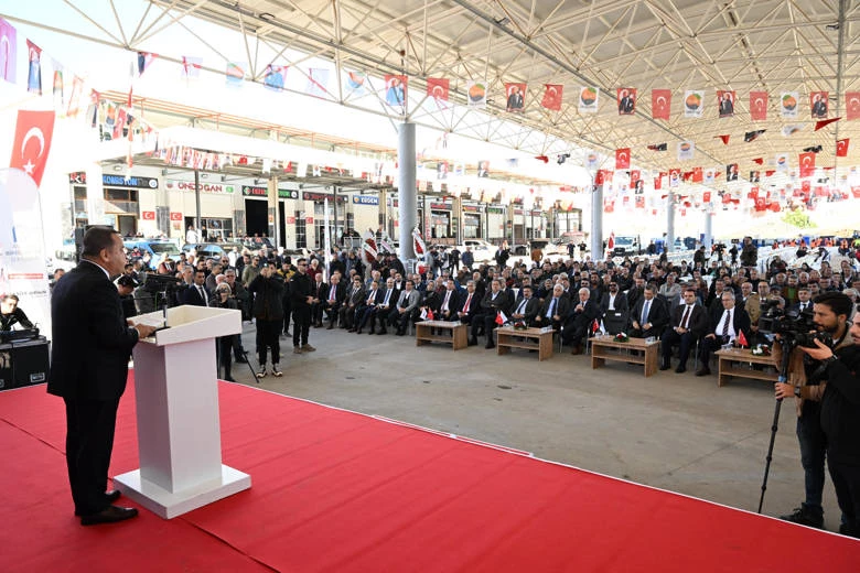 Başkan Böcek Finike Hali sezon açılışına katıldı