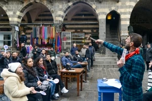 Kitap Mezadı Hasanpaşa Hanı’nda yapıldı