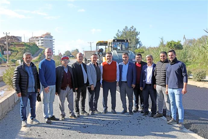 BAŞKAN YÜCEL, 15 MAHALLENİN KULLANDIĞI DEMİRTAŞ YOLU’NDAKİ ASFALT ÇALIŞMASINI DENETLEDİ