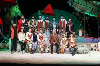 ‘FIRTINA’ OYUNUNA SÜRPRİZ ZİYARET