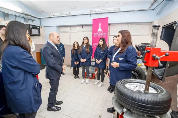 İzmirli kadınlar her alanda “usta”