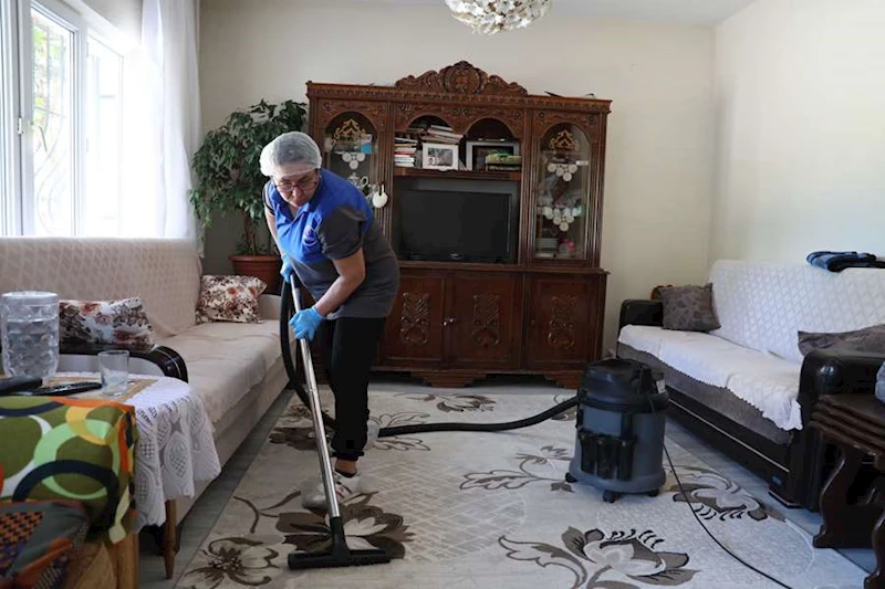 YAŞLI ÇİFTTEN KAZIM KURT’A HAYIR DUASI