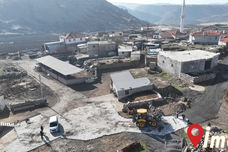 Parke çalışmaları İstasyon, Küllü, Küçükkum ve İmamlı noktalarında aralıksız devam ediyor. İlçemize kar düşene kadar parke çalışmaları